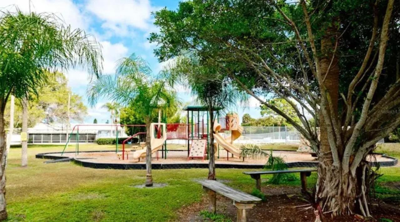 برادنتون Hostal Beach Vacation Mode المظهر الخارجي الصورة